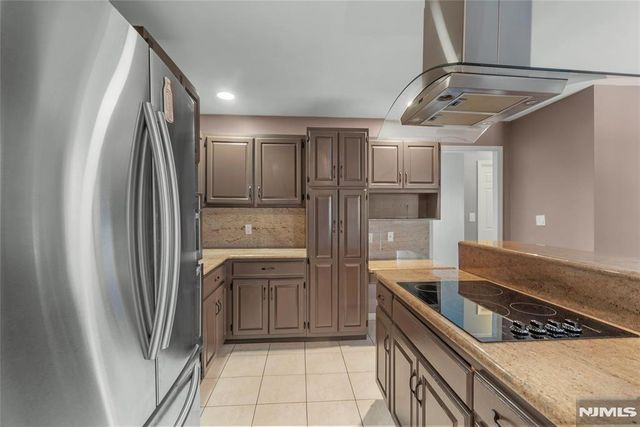 300 Gorge Road 2, Cliffside Park, NJ 07010