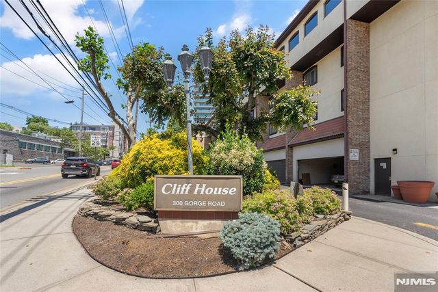 300 Gorge Road 2, Cliffside Park, NJ 07010