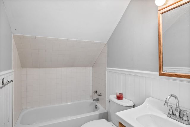 1102 W 14th Street, La Porte, IN 46350