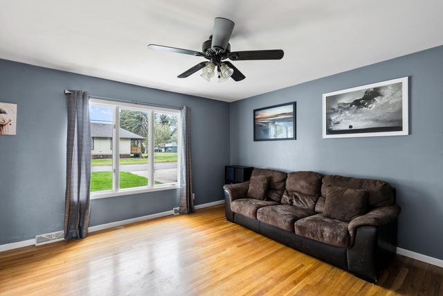1102 W 14th Street, La Porte, IN 46350