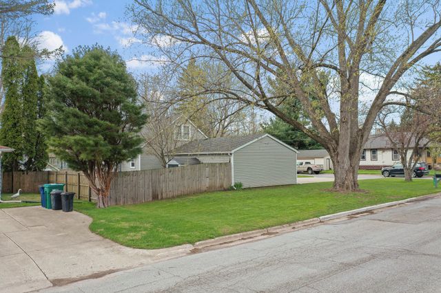 1102 W 14th Street, La Porte, IN 46350
