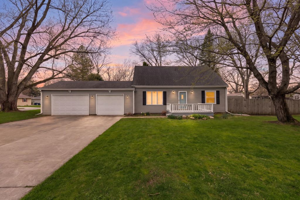 1102 W 14th Street, La Porte, IN 46350