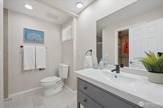 1801 Anacortes Avenue NE, Renton, WA 98059