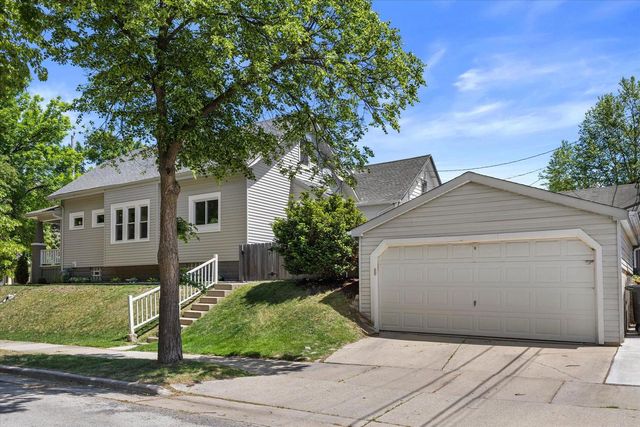 6431 Vista AVENUE, Wauwatosa, WI 53213