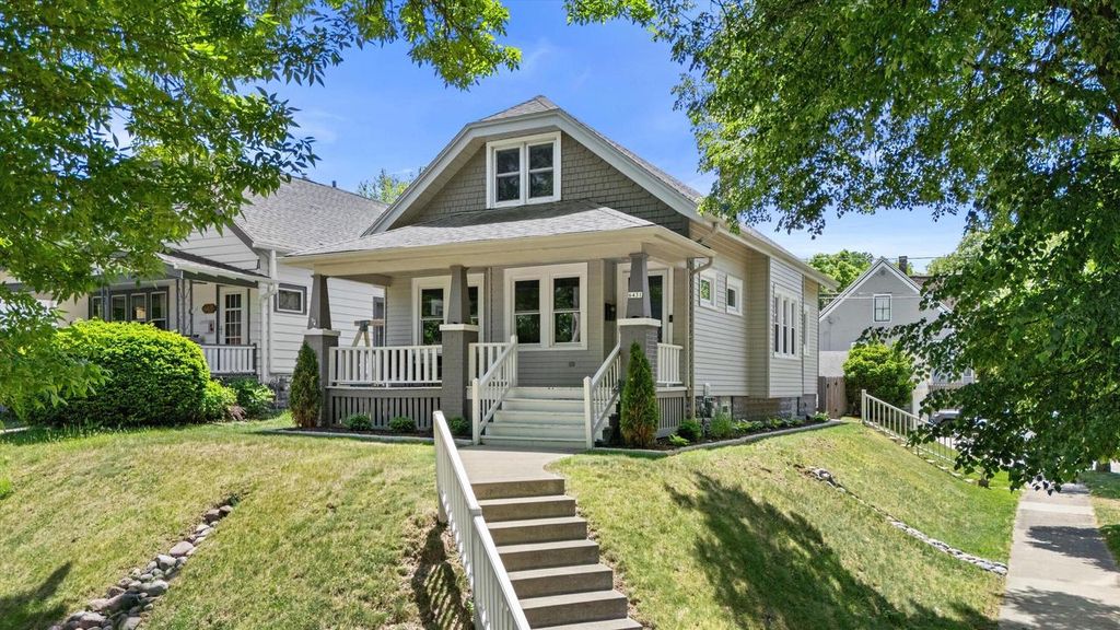 6431 Vista AVENUE, Wauwatosa, WI 53213