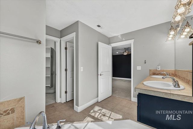 1210 W Cobblefield, Meridian, ID 83646