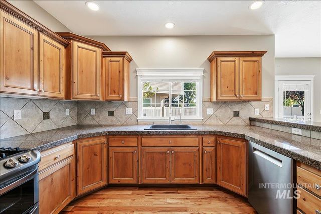 1210 W Cobblefield, Meridian, ID 83646