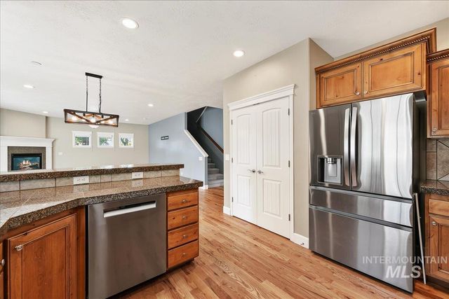 1210 W Cobblefield, Meridian, ID 83646