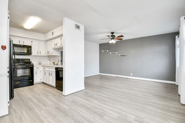 11002 Hammerly Boulevard 12, Houston, TX 77043