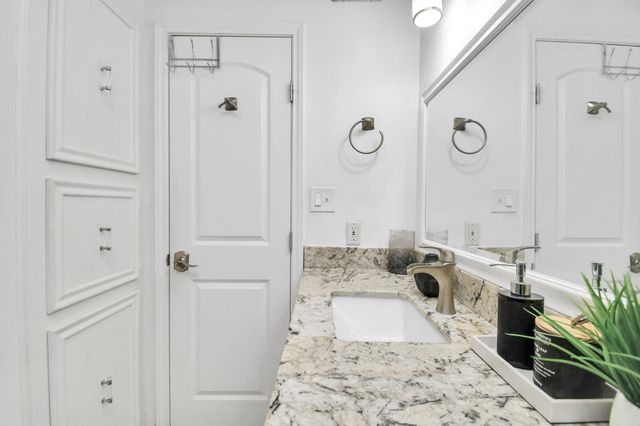 11002 Hammerly Boulevard 12, Houston, TX 77043