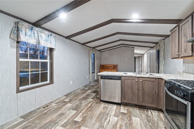 11 BIRCH Circle, Williamson, NY 14589