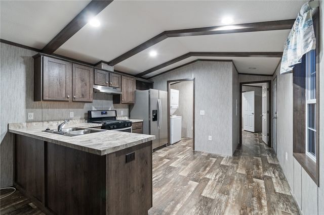 11 BIRCH Circle, Williamson, NY 14589