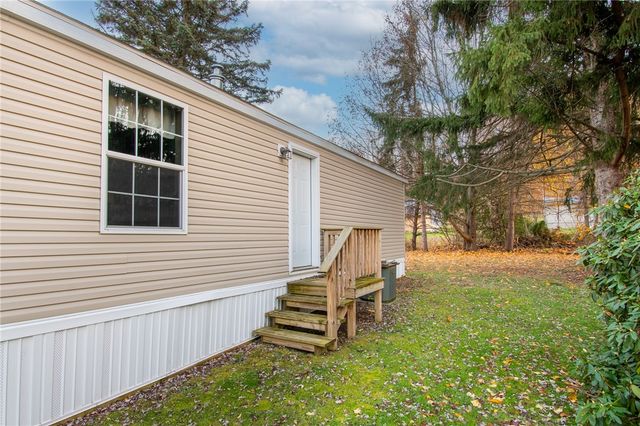 11 BIRCH Circle, Williamson, NY 14589