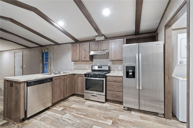 11 BIRCH Circle, Williamson, NY 14589