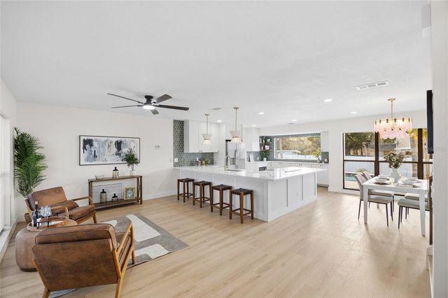 8507 WOODDALE COURT, Tampa, FL 33615