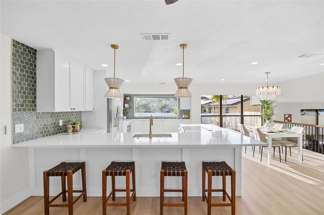 8507 WOODDALE COURT, Tampa, FL 33615