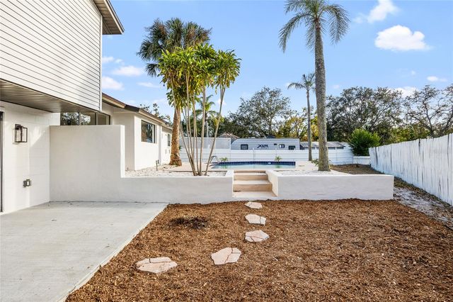 8507 WOODDALE COURT, Tampa, FL 33615