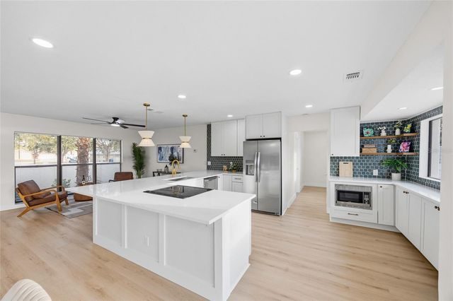 8507 WOODDALE COURT, Tampa, FL 33615