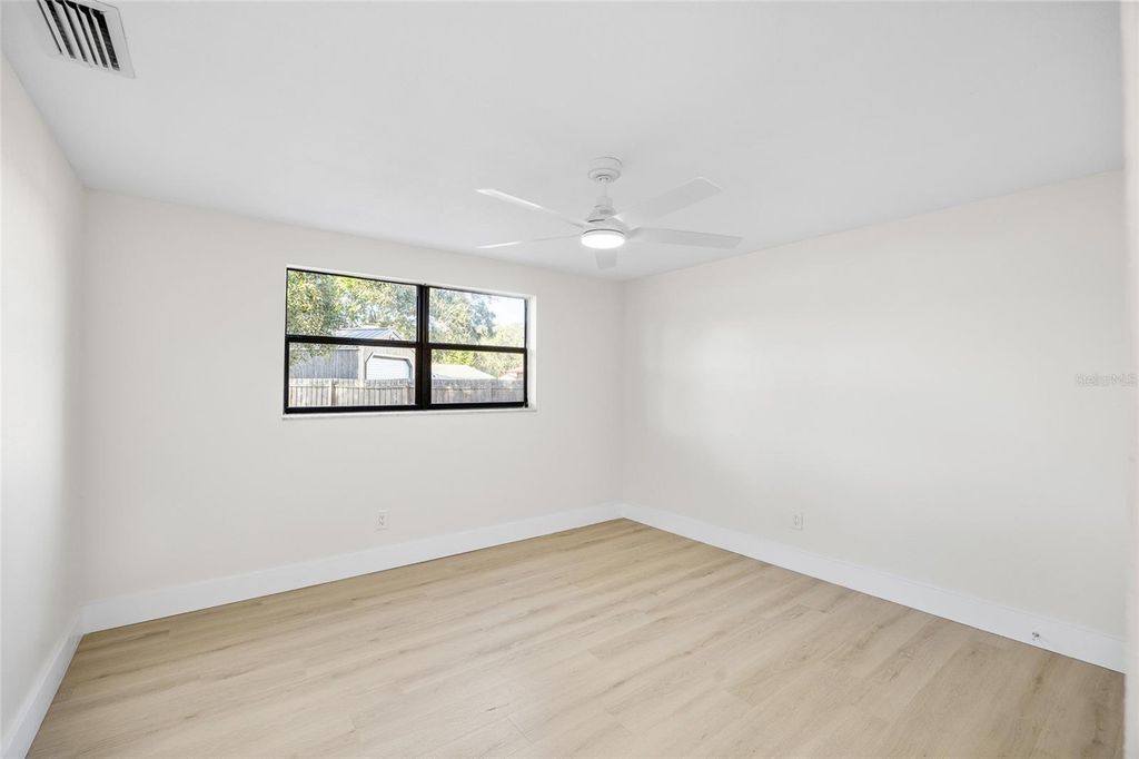 Image 20 of property listing at 8507 WOODDALE COURT, Tampa, FL 33615