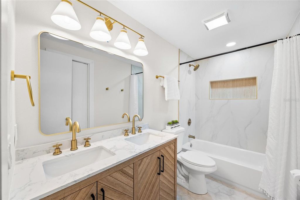 Image 27 of property listing at 8507 WOODDALE COURT, Tampa, FL 33615