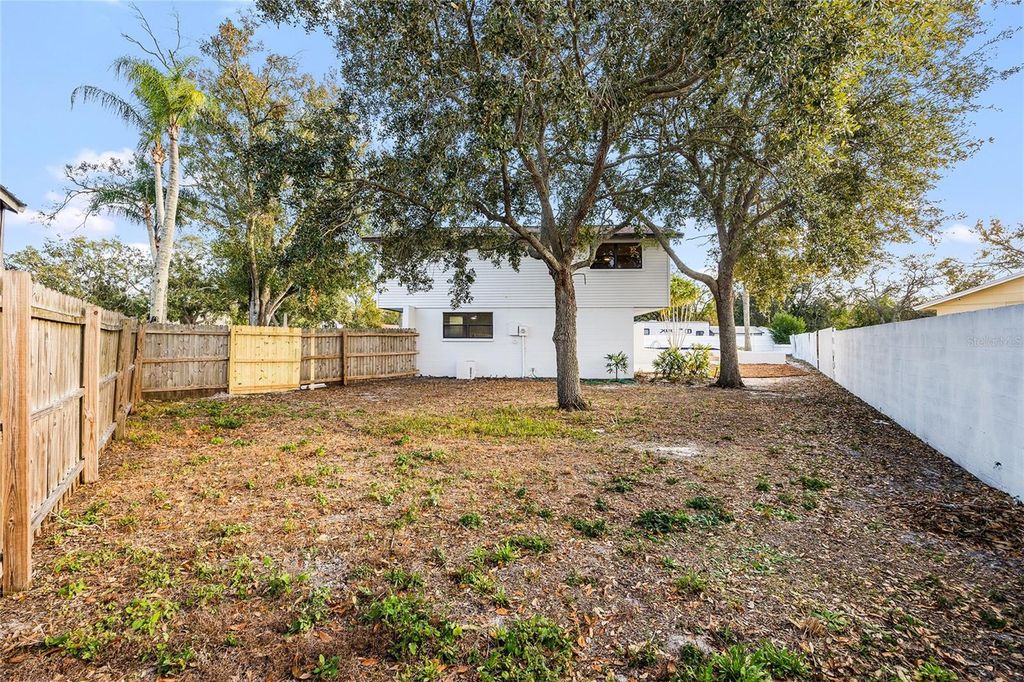 Image 33 of property listing at 8507 WOODDALE COURT, Tampa, FL 33615