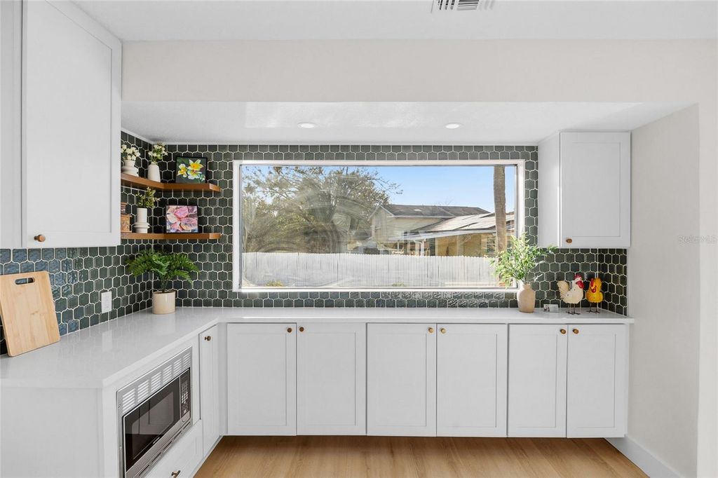 Image 8 of property listing at 8507 WOODDALE COURT, Tampa, FL 33615