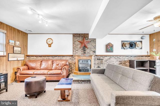 672 W SPRING ST, Fleetwood, PA 19522