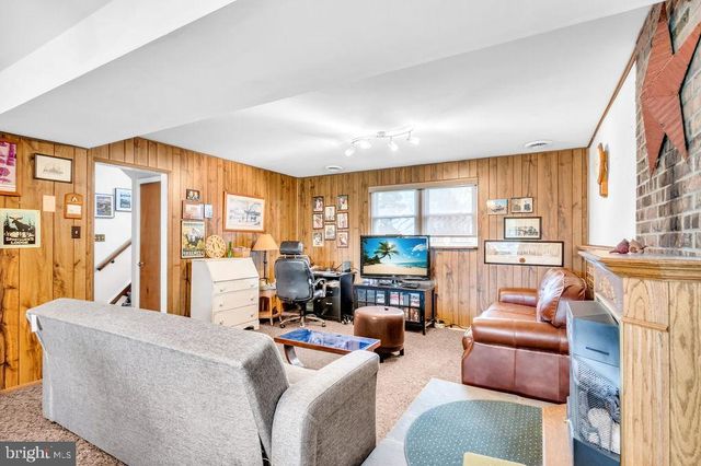 672 W SPRING ST, Fleetwood, PA 19522