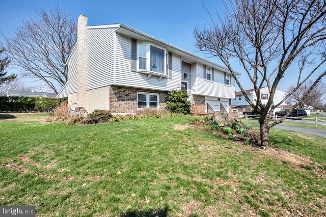 672 W SPRING ST, Fleetwood, PA 19522