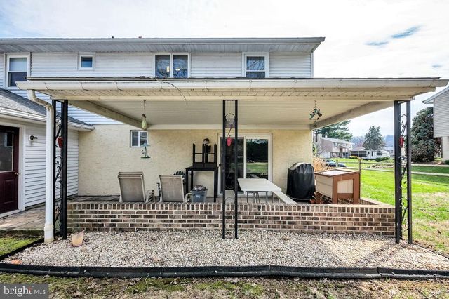 672 W SPRING ST, Fleetwood, PA 19522