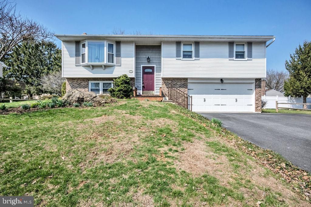 672 W SPRING ST, Fleetwood, PA 19522