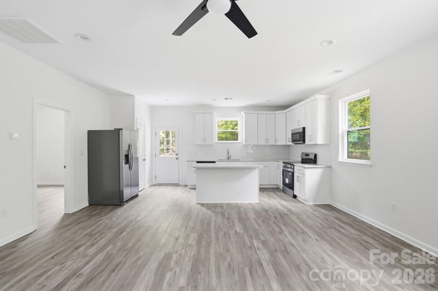 1230 Wilmington Avenue, Statesville, NC 28677