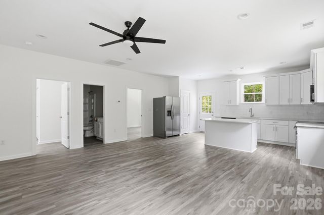 1230 Wilmington Avenue, Statesville, NC 28677