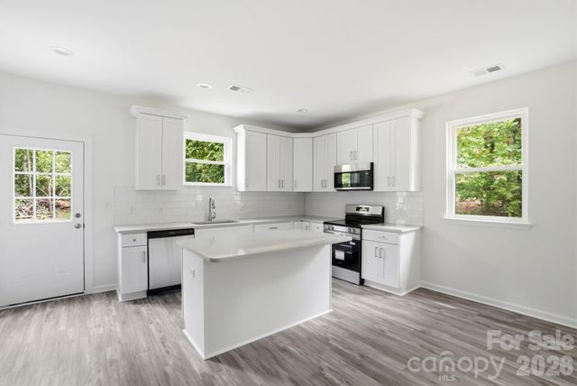 1230 Wilmington Avenue, Statesville, NC 28677