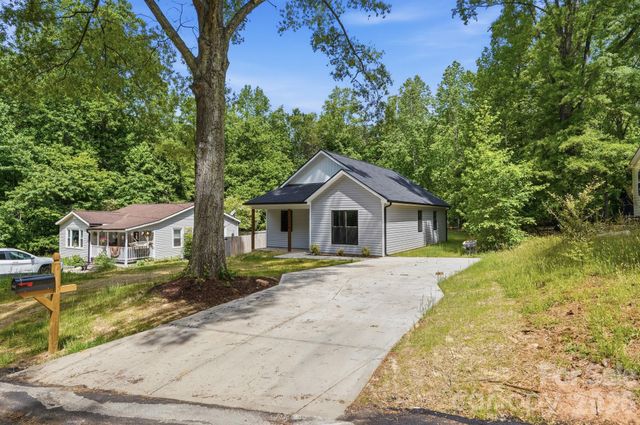 1230 Wilmington Avenue, Statesville, NC 28677