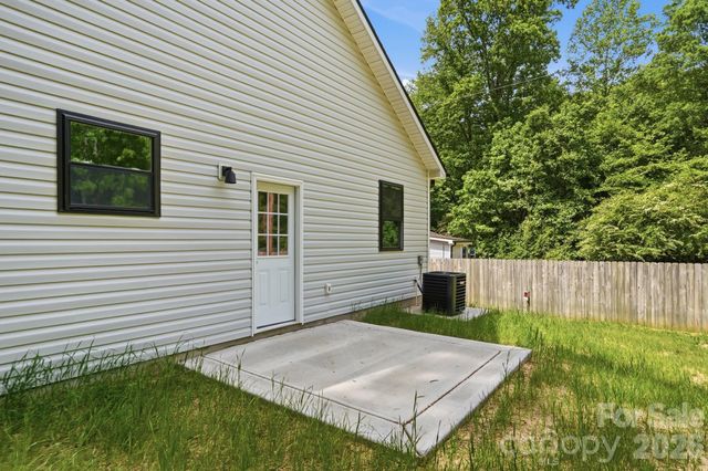 1230 Wilmington Avenue, Statesville, NC 28677