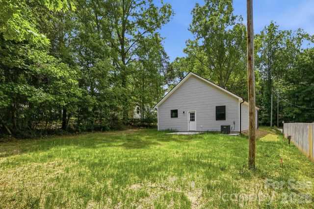 1230 Wilmington Avenue, Statesville, NC 28677