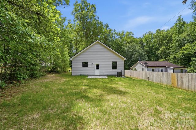 1230 Wilmington Avenue, Statesville, NC 28677