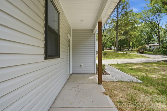 1230 Wilmington Avenue, Statesville, NC 28677