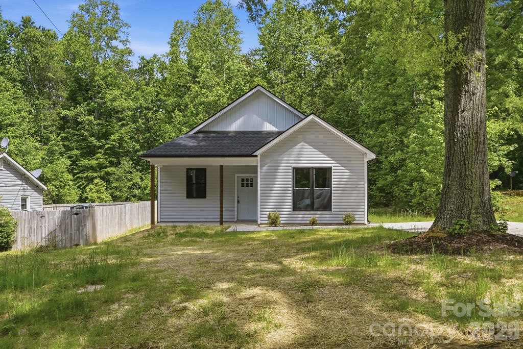 1230 Wilmington Avenue, Statesville, NC 28677