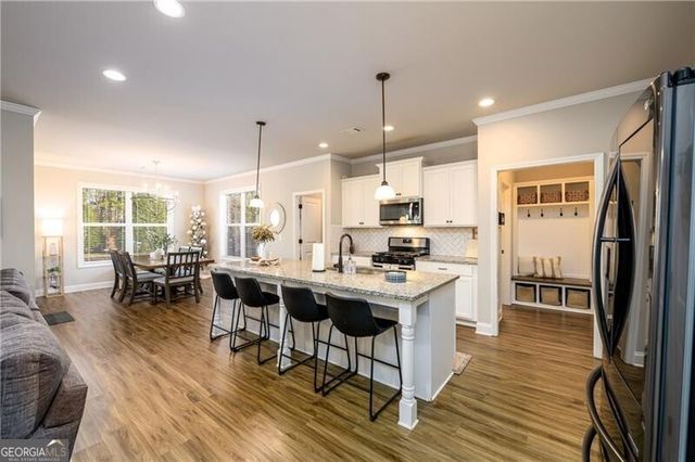 5193 Parkwood Drive, Flowery Branch, GA 30542