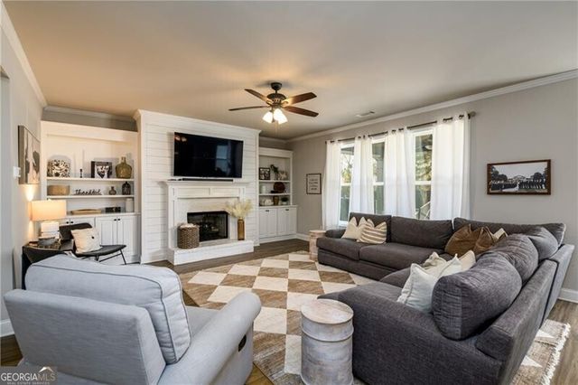 5193 Parkwood Drive, Flowery Branch, GA 30542