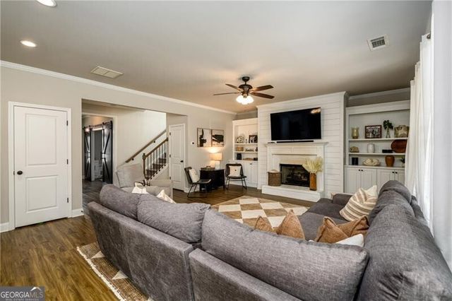 5193 Parkwood Drive, Flowery Branch, GA 30542