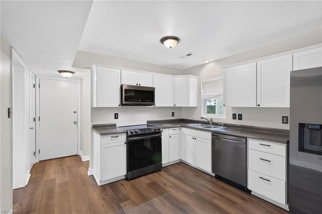 158 Saunders RD, Hampton, VA 23666