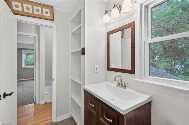 158 Saunders RD, Hampton, VA 23666