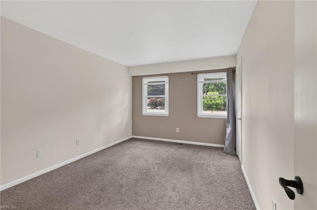 158 Saunders RD, Hampton, VA 23666