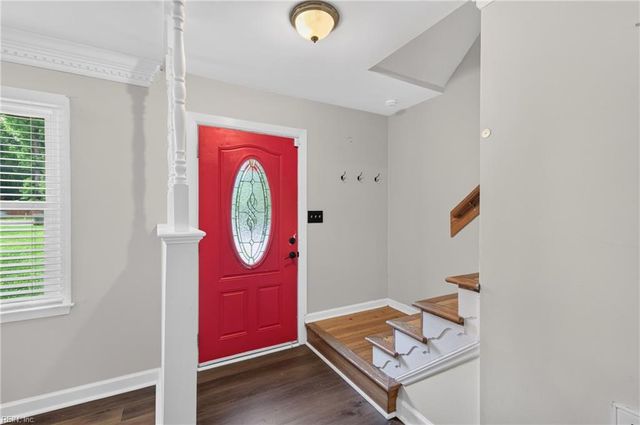 158 Saunders RD, Hampton, VA 23666