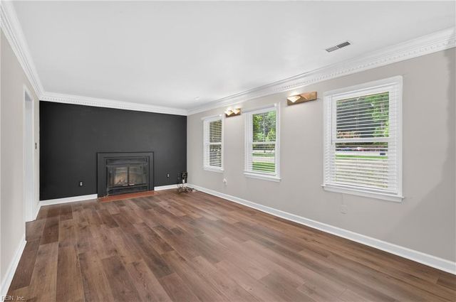 158 Saunders RD, Hampton, VA 23666