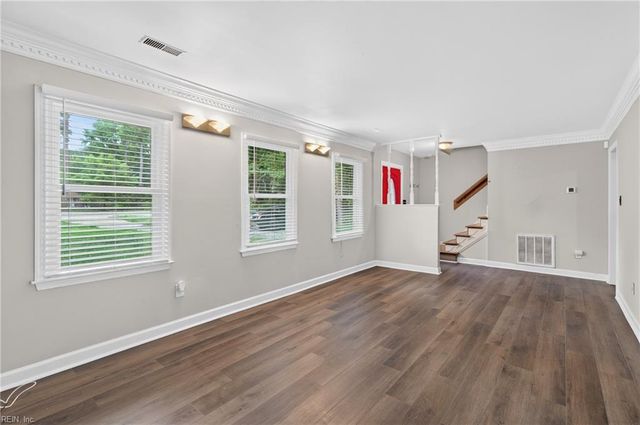 158 Saunders RD, Hampton, VA 23666