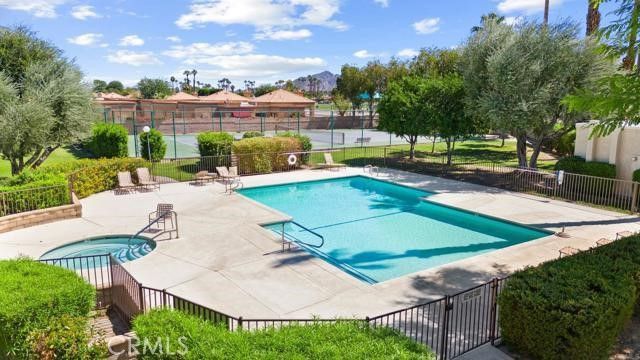 250 Via Reneca, Palm Desert, CA 92260